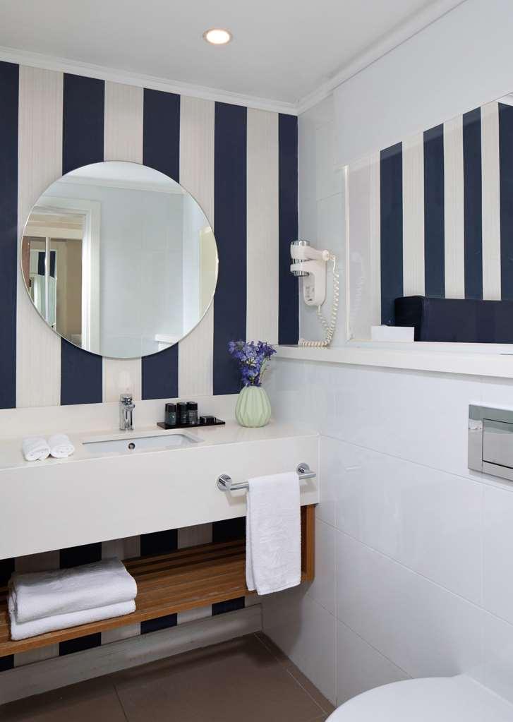 Neptune Hotel 4*